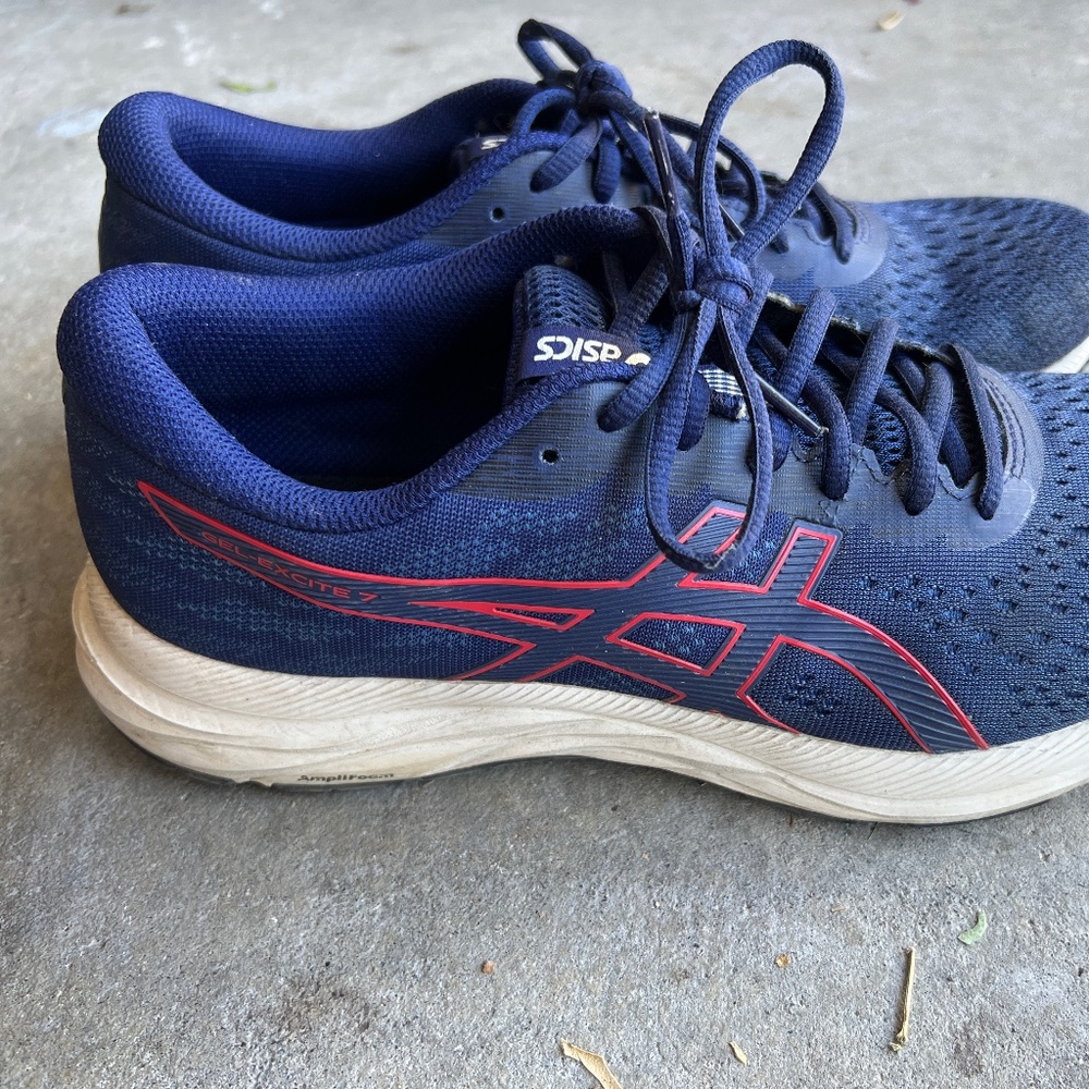 ASICS gel excite 7 size 9.5